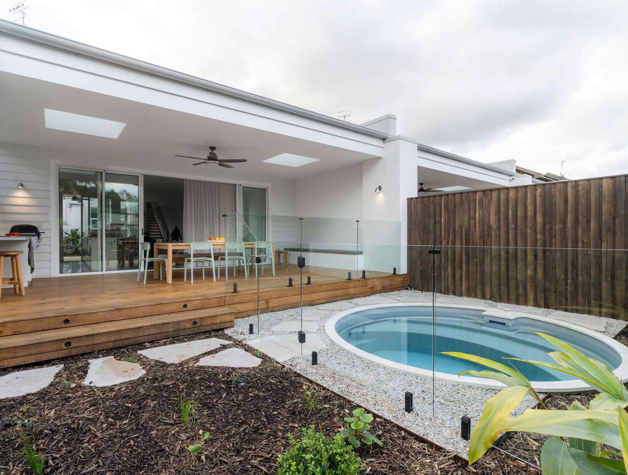 rubus-green-luxury-holiday-rental-berry-nsw-hero-4