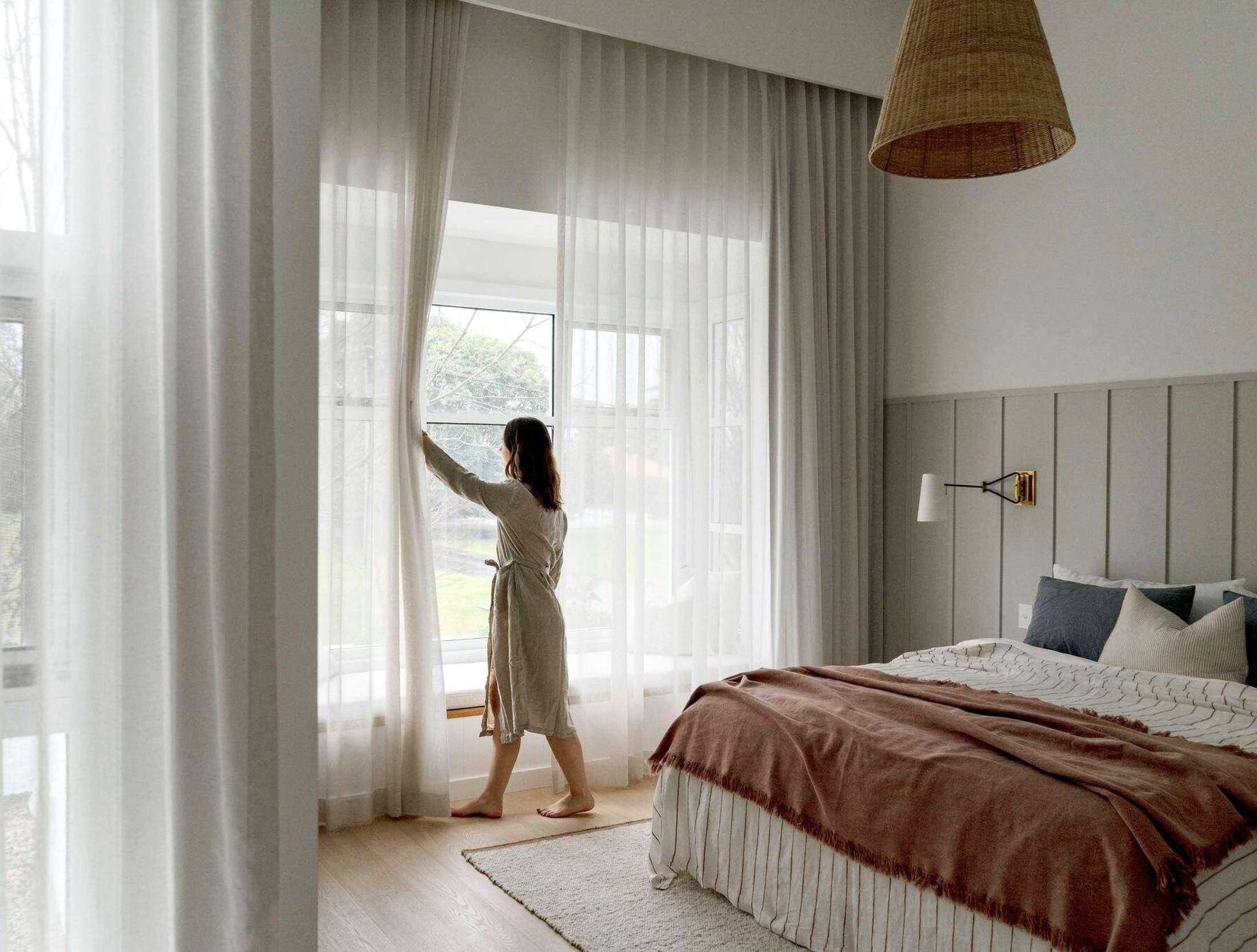 Rubus Pink Luxury Holiday Rental Berry Main Bedroom