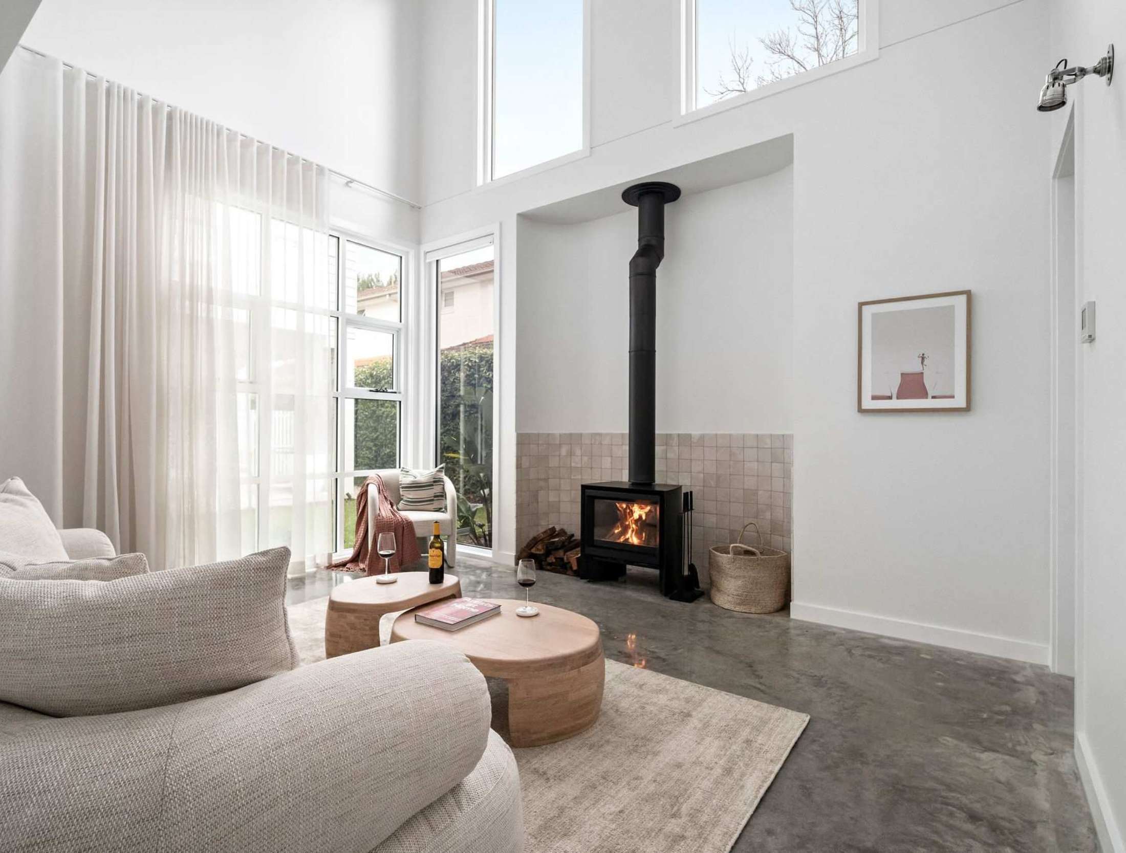 Rubus Pink Luxury Holiday Rental Berry Main Indoor Fireplace